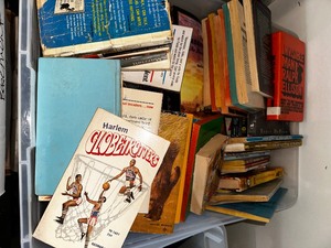 lot 104 image: Miscellaneous Box Of Vintage Books