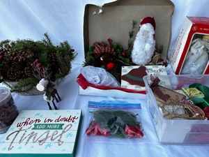 lot 63 image: Variety Of Vintage Christmas Decor