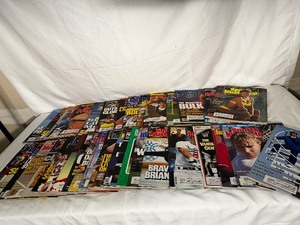 lot 280 image: Large Lot of Vintage Sports Illustrated Magazines