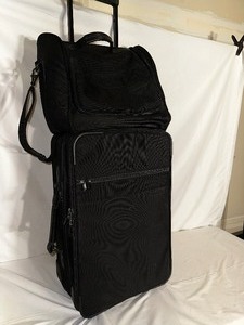 lot 282 image: Briggs and Riley Rolling Suitcase and Travel Bag