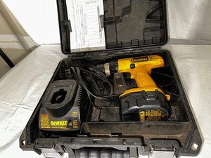 lot 283 image: DeWalt 18V Drill with Charger and Case