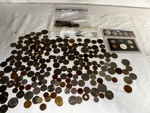 lot 291 image: Large Variety of World Coins