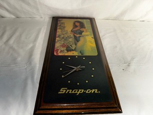 lot 294 image: Vintage Snap-On Tools Pinup Girl Dealers Clock
