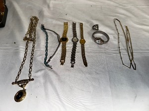 lot 132 image: Vintage Womens Necklaces and Wrist watches