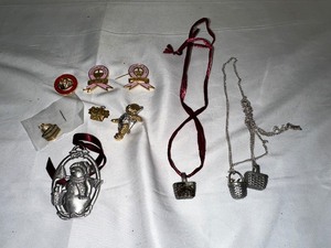 lot 238 image: Longaberger Charms and Decorative Pieces