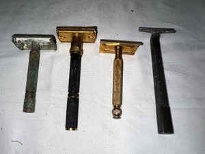 lot 45 image: Antique Razors