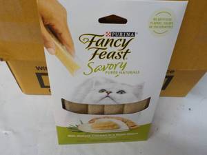 lot 41 image: 30 x 4 packs Natural Chicken in a Demi Glaze Purina Fancy Feast Savory Cat Treats retail $3 each