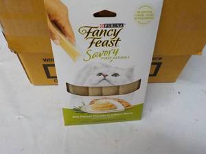 lot 42 image: 30 x 4 packs Natural Chicken in a Demi Glaze Purina Fancy Feast Savory Cat Treats retail $3 each