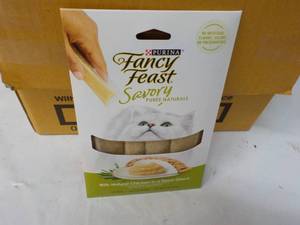 lot 44 image: 30 x 4 packs Natural Chicken in a Demi Glaze Purina Fancy Feast Savory Cat Treats retail $3 each