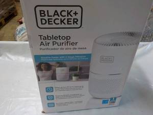 lot 59 image: Black and Decker Tabletop Air Purifier