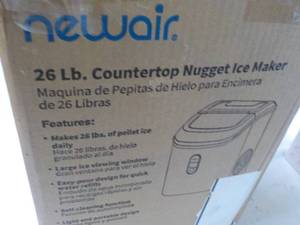 lot 85 image: Newair 26 lb. Portable Countertop Ice Maker