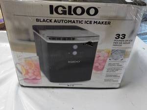 lot 90 image: Igloo Automatic 33 lbs. Ice Maker...