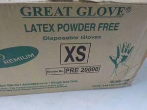lot 114 image: 900 Latex Powder Free Gloves size XS