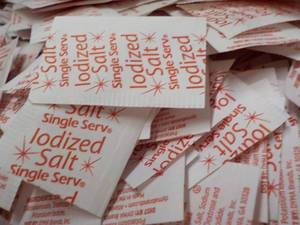 lot 129 image: 3000 Single Serve Packets Iodized Salt
