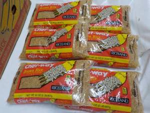 lot 139 image: 6 ct x 32 oz Bags Chef Way Brown Rice- past best date