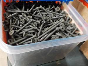 lot 178 image: Steelinx Blue Linx 6 each 5 lbs. #6 1 58 Phillips Budgle Head Fine Thread Black Phosphate Sharp Point