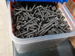 lot 179 image: Steelinx Blue Linx 6 each 5 lbs. #6 1 58 Phillips Budgle Head Fine Thread Black Phosphate Sharp Point