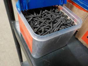 lot 181 image: Steelinx Blue Linx 6 each 5 lbs. #6 1 58 Phillips Budgle Head Fine Thread Black Phosphate Sharp Point