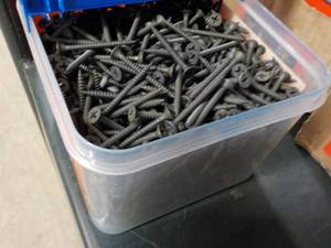 lot 183 image: Steelinx Blue Linx 6 each 5 lbs. #6 1 58 Phillips Budgle Head Fine Thread Black Phosphate Sharp Point