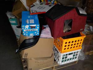 lot 201 image: Pallet of Overstock, Store Returns, Unclaimed and Food