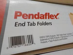 lot 223 image: 500 Pendaflex End Tab Folders...