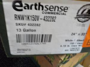 lot 245 image: EarthSense 150 ct 13 Gallon Commercial Can Liners