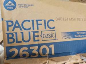 lot 270 image: Pacific Blue 6 rolls 1 Ply Brown Paper Towel Rolls - 1 roll damaged