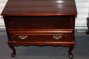 Pair of Vintage Mahogany Wood Nightstands