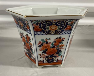 Floral Takahashi Planter