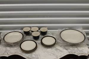 Noritake Ivory China Dinnerware Set - 32 Pieces