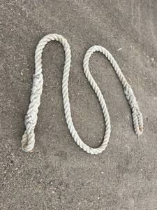 lot 13 image: Large Tow Rope