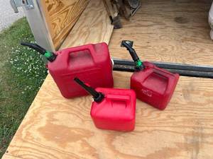 lot 18 image: Fuel Cans