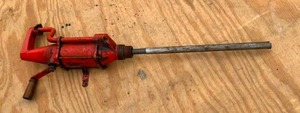 lot 19 image: Barrel Oil Pump
