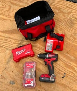 lot 25 image: Milwaukee M18 Cordless Drill Kit with Drill Bits, Appears Brand New
