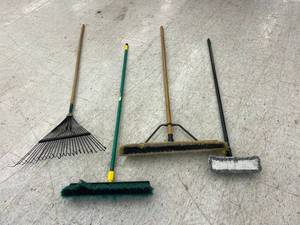 lot 76 image: Push Brooms & Rake