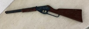 lot 96 image: Daisy BB Gun