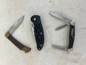 lot 111 image: Knives including Buck 303