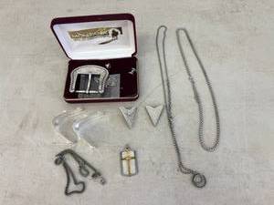 lot 120 image: Jewelry