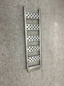 lot 130 image: 4 Long Loading Ramp