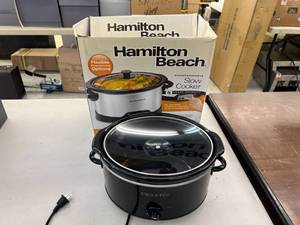 lot 135 image: Slow Cookers