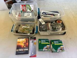 lot 146 image: 4 Small Storage Containers & Contents
