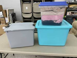 lot 156 image: 3 Totes of Towels, Bedding, Sleeping Bag