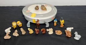 lot 101 image: Vintage Tiny Ceramic and Glass Collectible Critters- 21 items