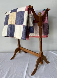 lot 134 image: Vintage Hand Tied ThrowsBed Covers with Quilt Rack
