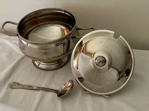 lot 77 image: Vintage Soup Tureen with Lid and Ladle