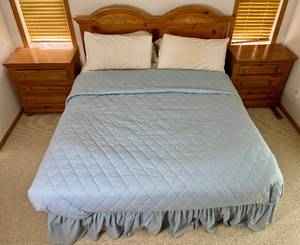 lot 52 image: Broyhill California King Bed Frame and 2 Matching Nightstands (see lot 54 for Matching Dresser and lots 53 and 55 for complimentary furniture)- mattress optional