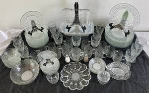lot 49 image: Princess House Poinsettia Fantasia Frosted Center Glass and Dinnerware Set