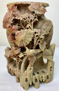 lot 13 image: Vintage Chinese Handcarved Soapstone Vase