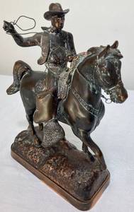 lot 18 image: Bronze Western Cowboy  Sculpture Statue with Lasso