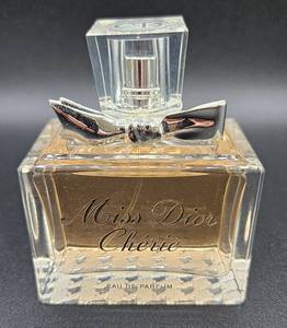 lot 4 image: Christian Dior Eau De Parfum - 3.4oz
